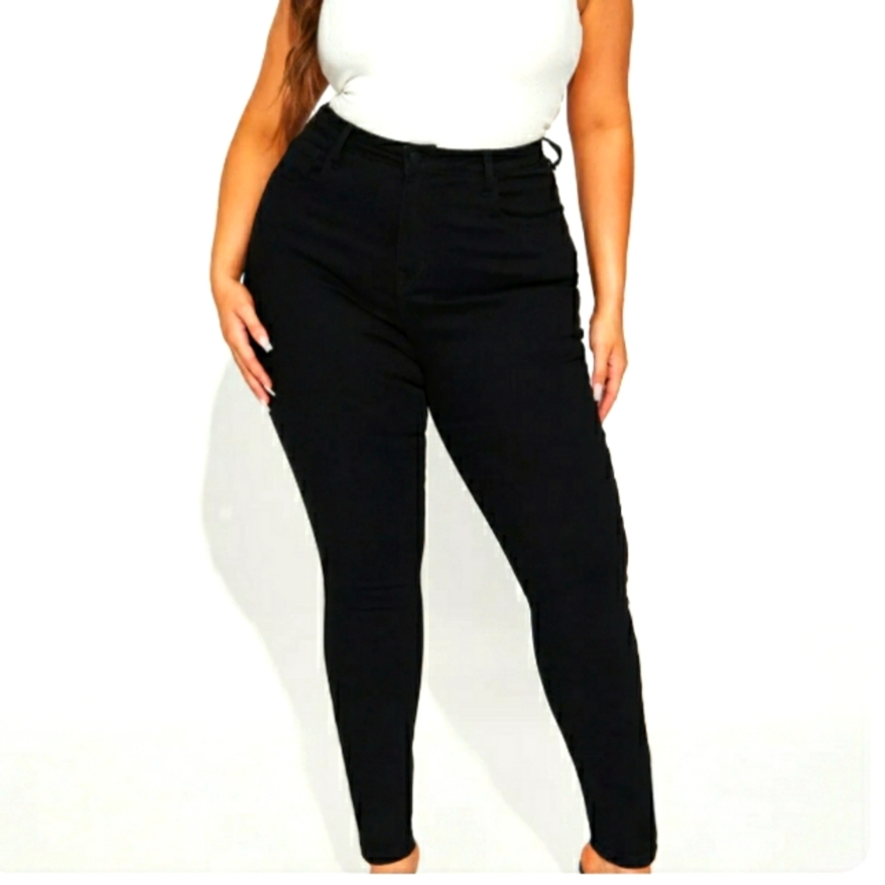 Pre-loved Fashion Nova High-Waisted Black Skinny Jeans in Size 13